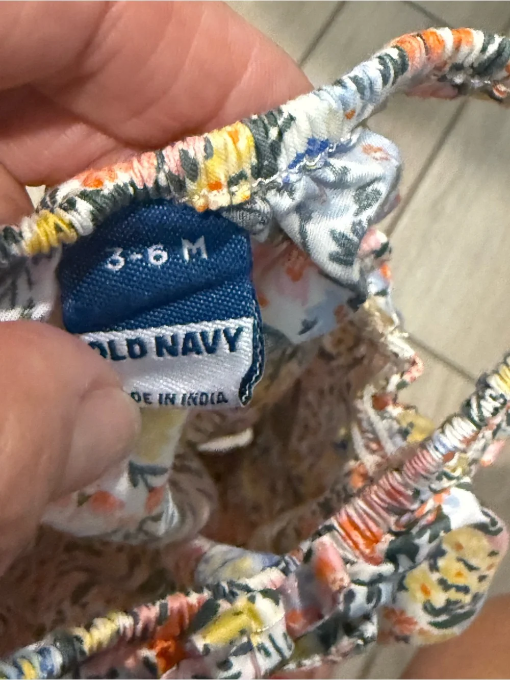 Old Navy Floral Ruffle Baby Romper in Multicolor size 3-6 month GUC